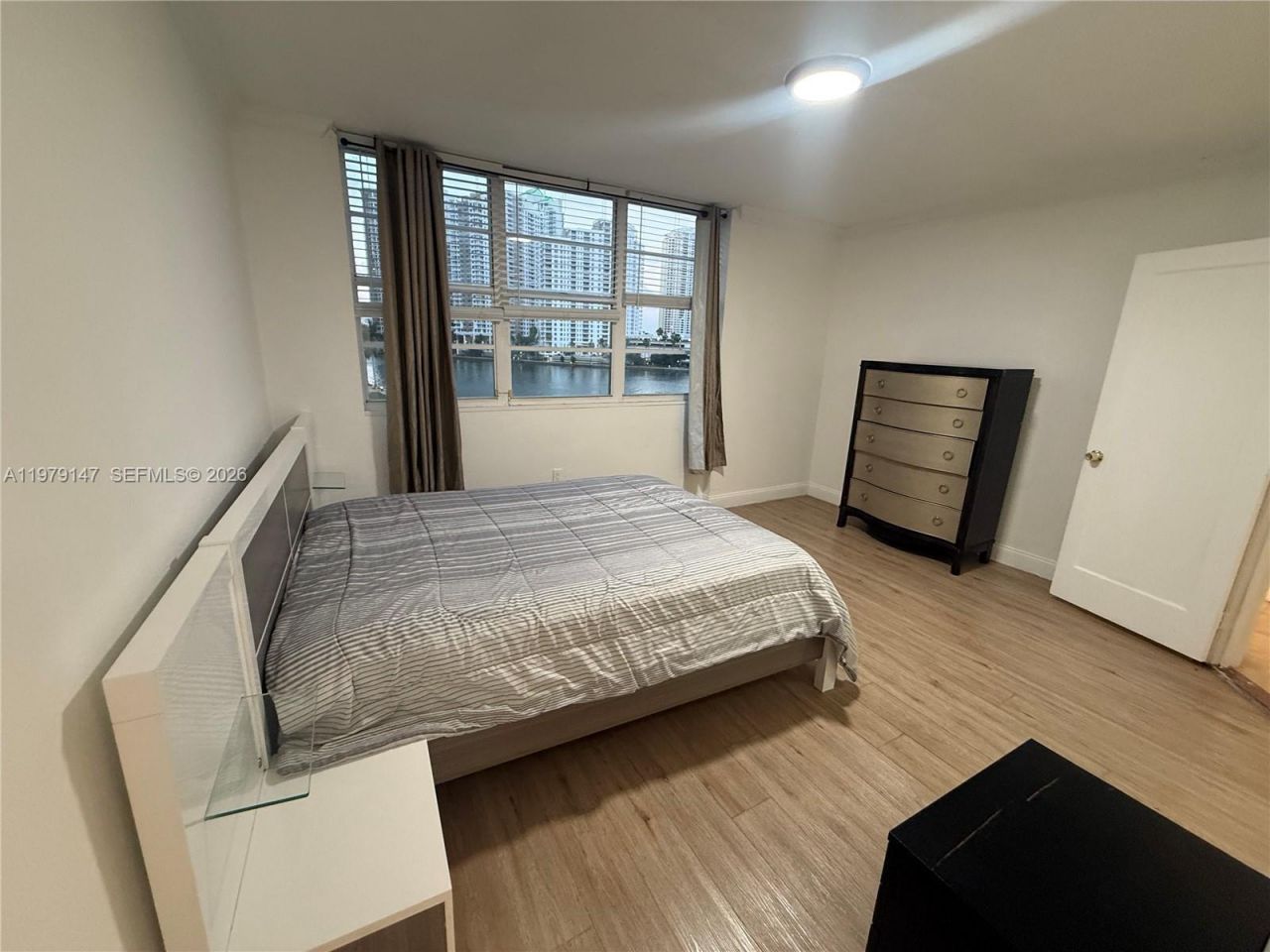 801 Brickell Bay Dr , Unit 470, Miami, FL 33131 Photo