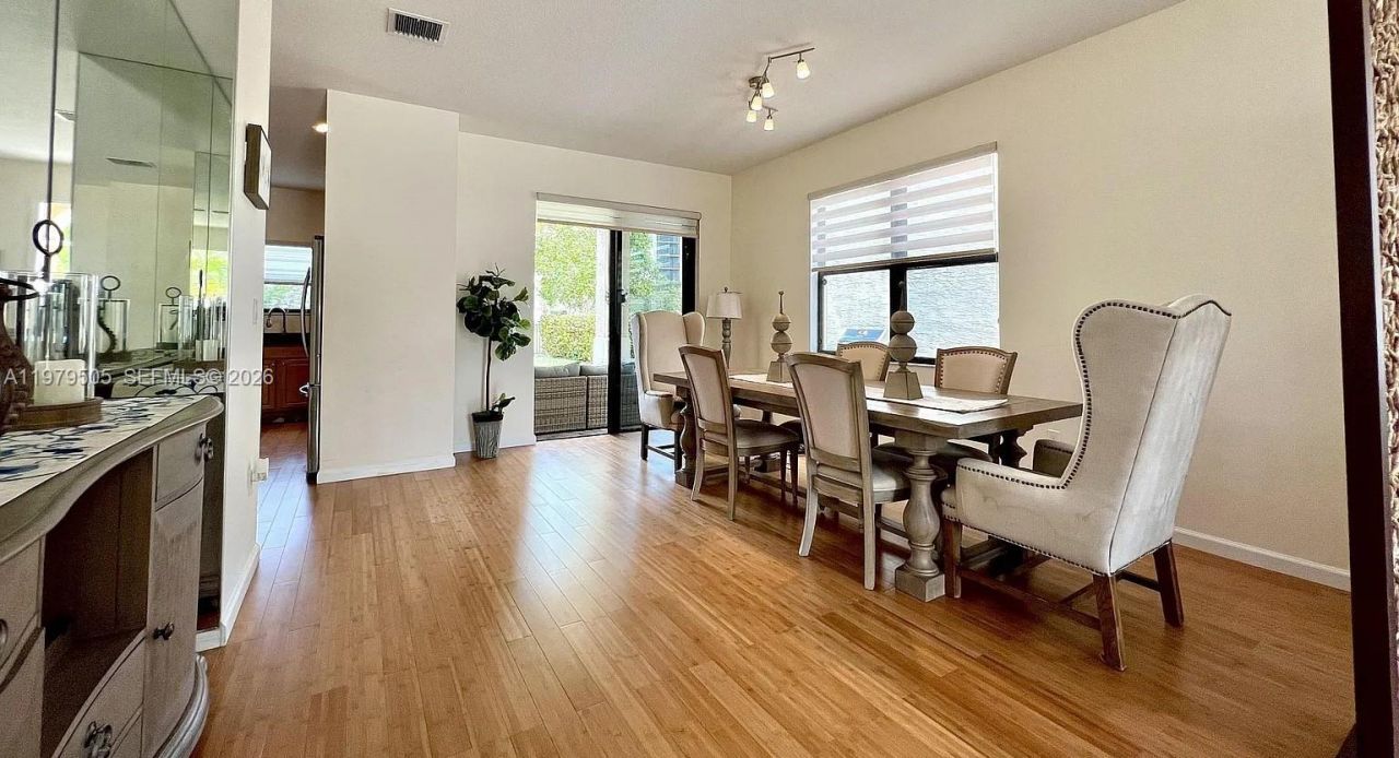 965 NE 193rd Ter , Unit 965, Miami, FL 33179 Photo