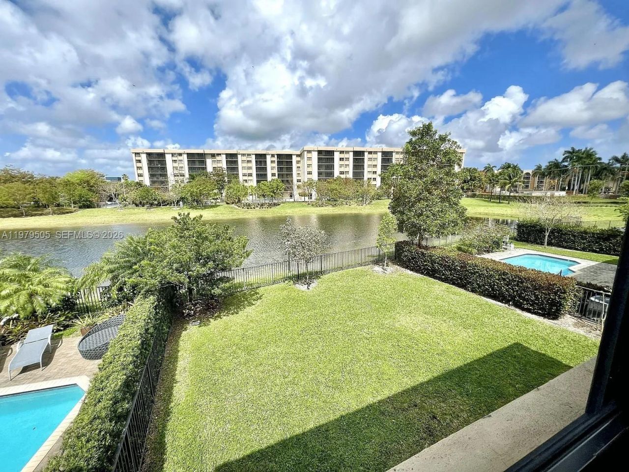 965 NE 193rd Ter , Unit 965, Miami, FL 33179 Photo