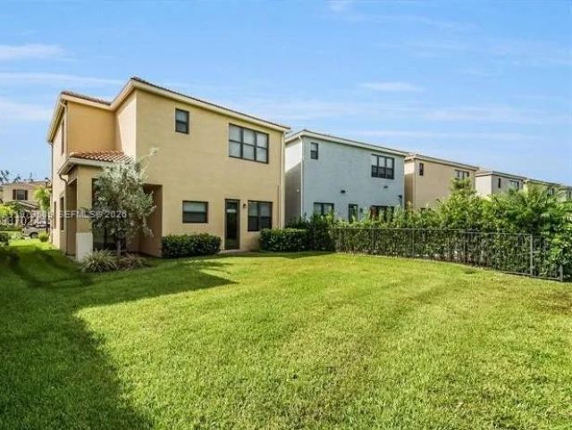 965 NE 193rd Ter , Unit 965, Miami, FL 33179 Photo