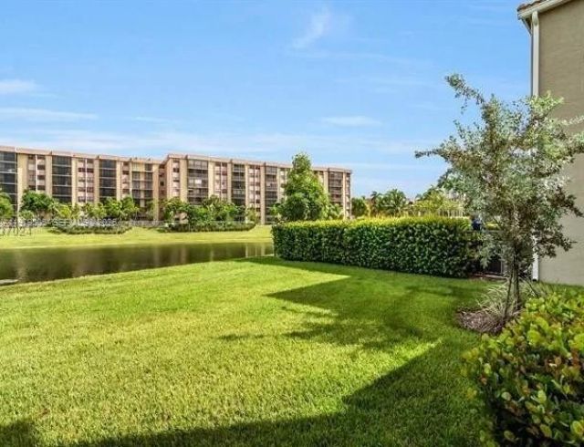 965 NE 193rd Ter , Unit 965, Miami, FL 33179 Photo