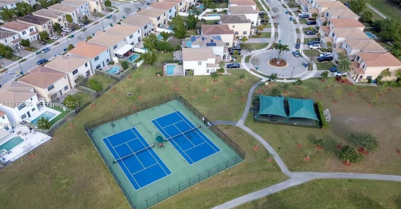 965 NE 193rd Ter , Unit 965, Miami, FL 33179 Photo