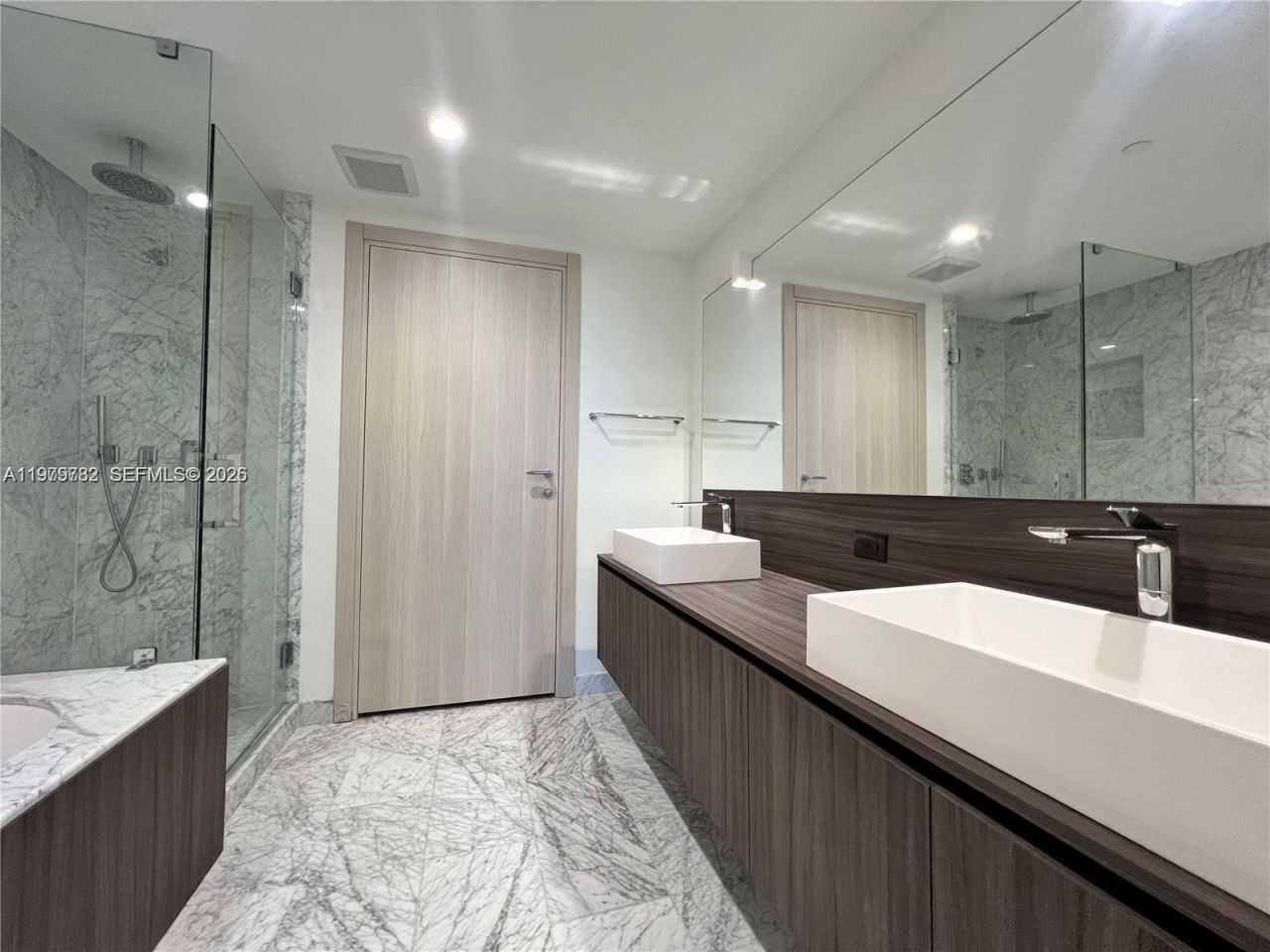 1000 Brickell Plz, Unit 3503, Miami, FL 33131 Photo