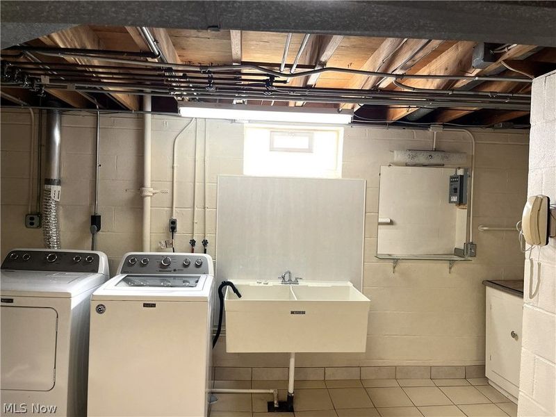 12416 Eastwood Boulevard, Garfield Heights, OH 44125 Photo 23