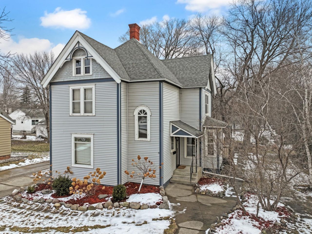 406 W Marshall Street, Marshall, MN 56258 Main Photo