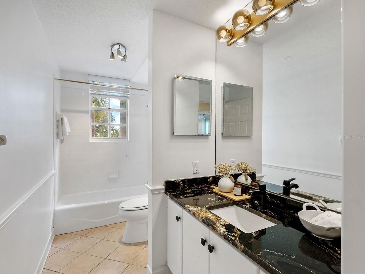 5420 Eagles Point Circle , Unit 106, Sarasota, FL 34231 Photo