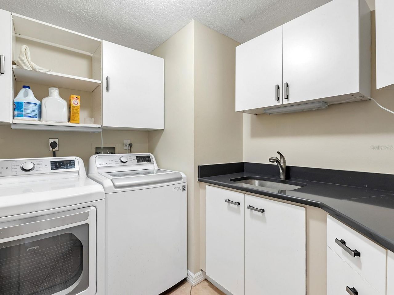 5420 Eagles Point Circle, Unit 106, Sarasota, FL 34231 Photo