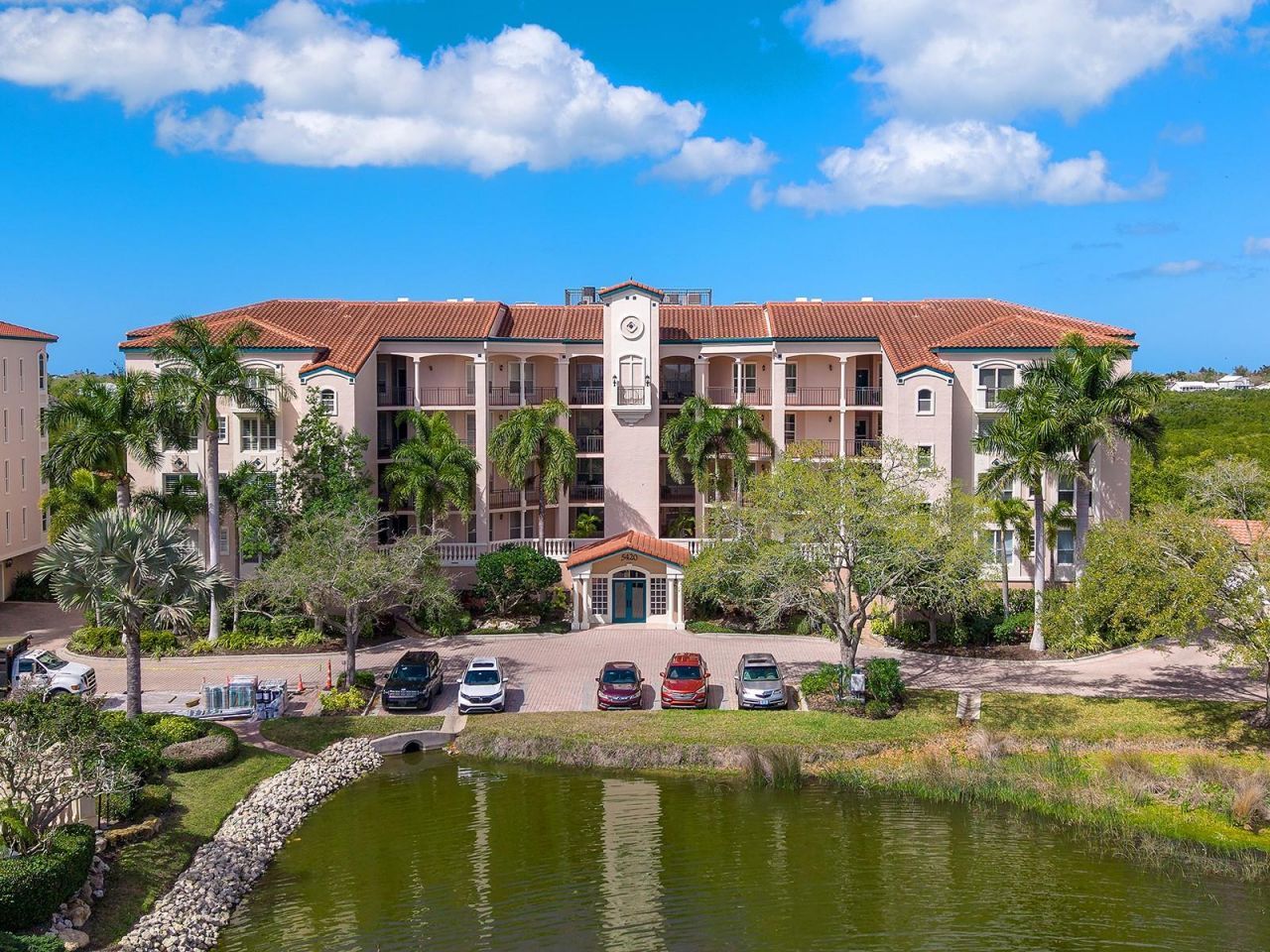 5420 Eagles Point Circle, Unit 106, Sarasota, FL 34231 Photo