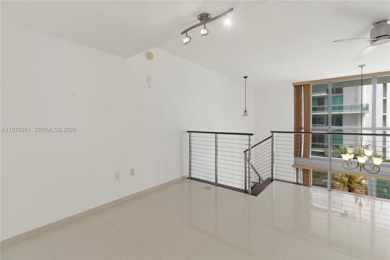 90 SW 3rd St , Unit TH505, Miami, FL 33130 Photo
