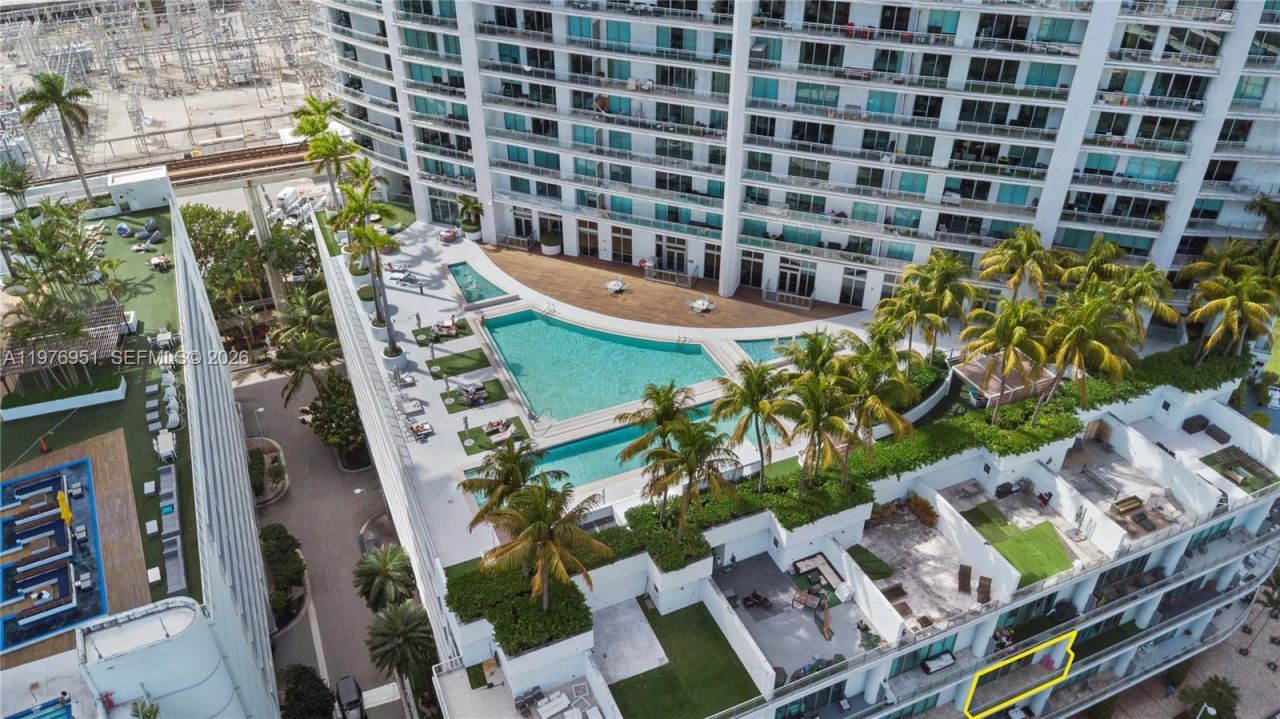 90 SW 3rd St , Unit TH505, Miami, FL 33130 Photo