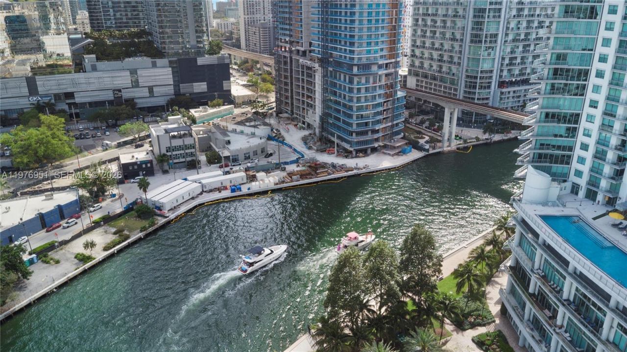 90 SW 3rd St , Unit TH505, Miami, FL 33130 Photo