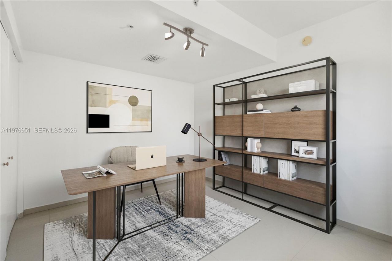 90 SW 3rd St , Unit TH505, Miami, FL 33130 Photo