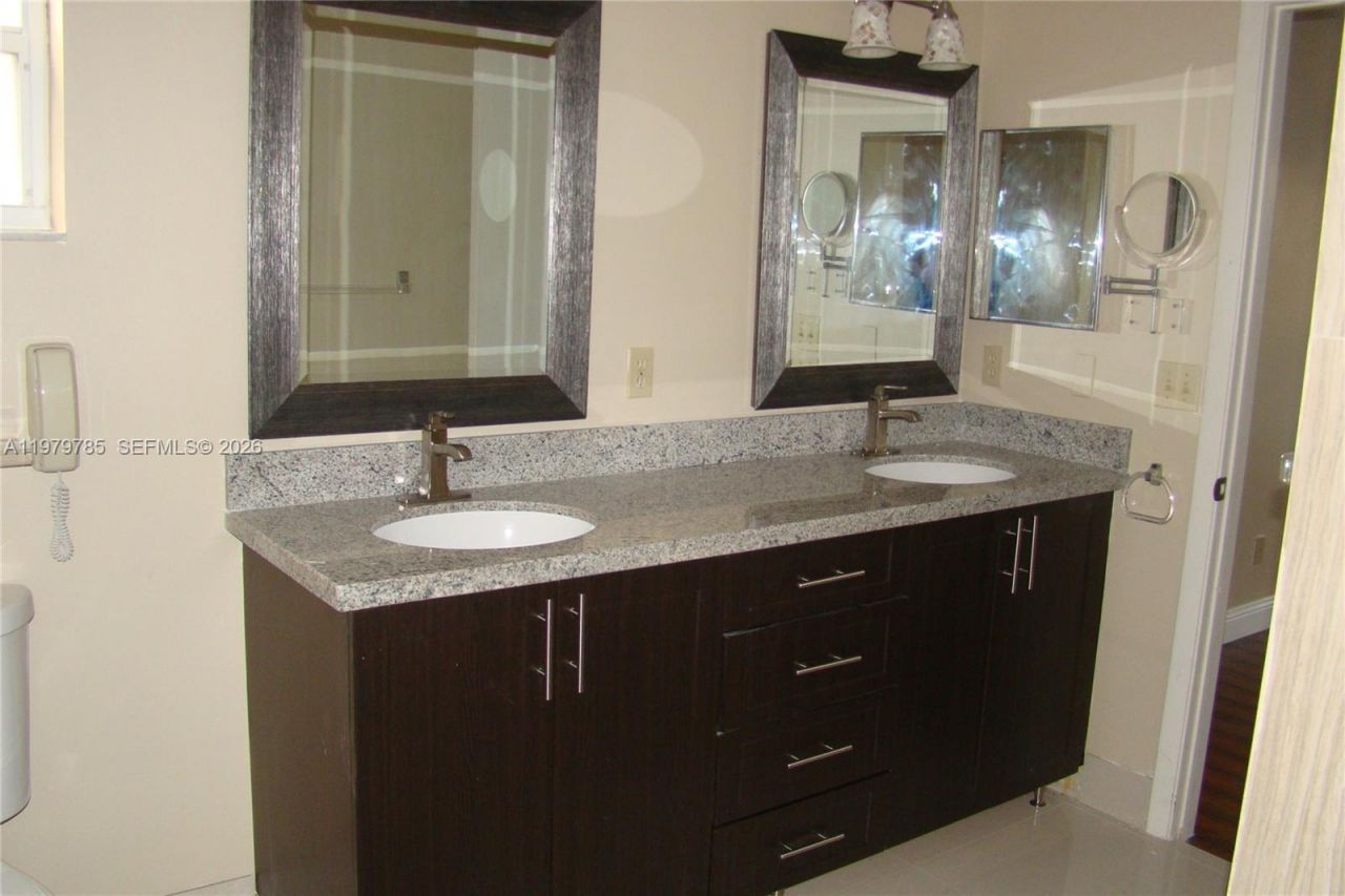 2784 Oakleigh Ln, Davie, FL 33328 Photo