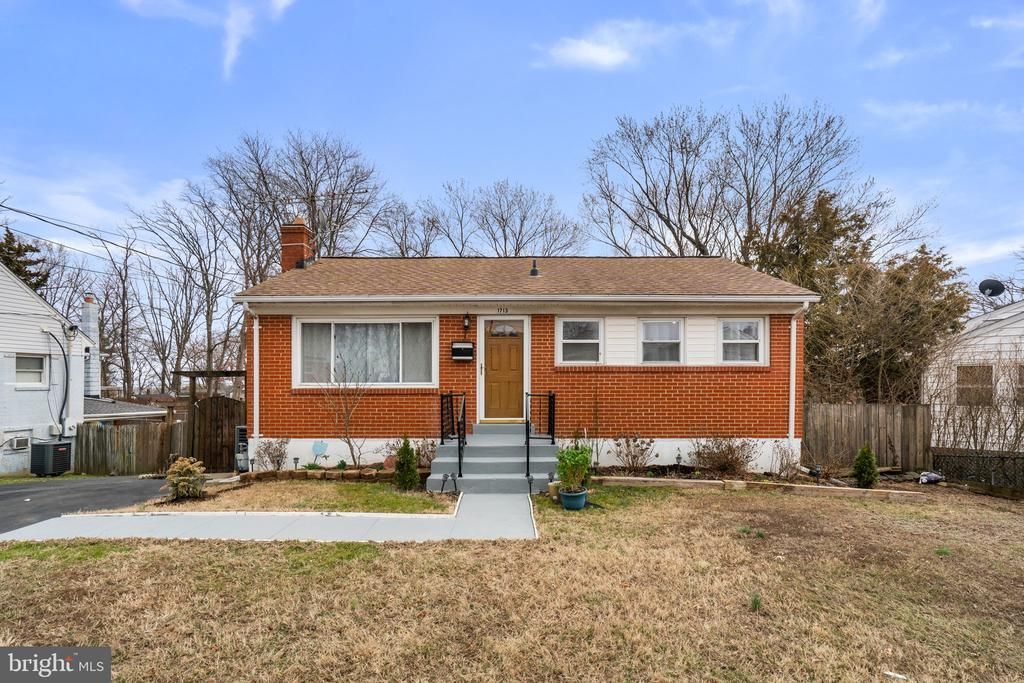 1713 Rosa Drive, Woodbridge, VA 22191 Main Photo