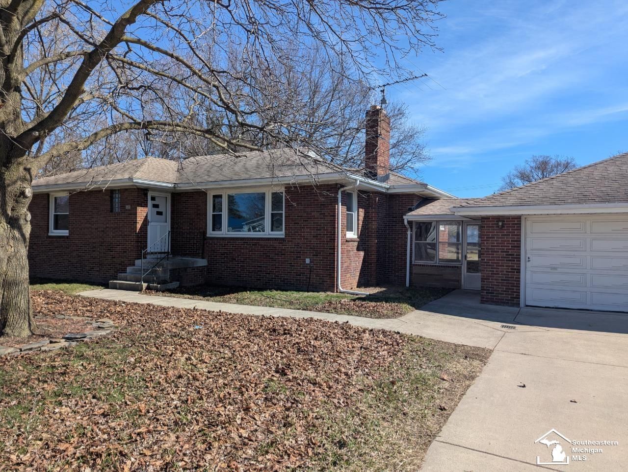 1954 Vivian Road, Monroe, MI 48162 Main Photo