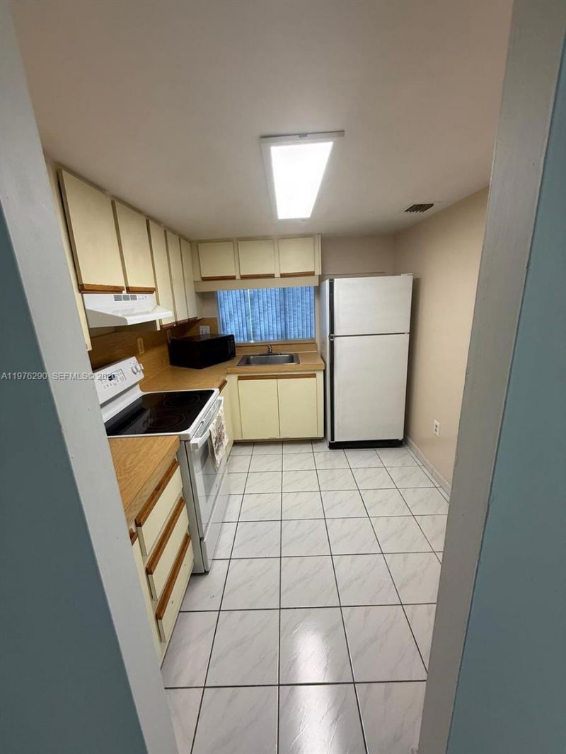 9400 West Flagler St , Unit 312, Miami, FL 33174 Photo