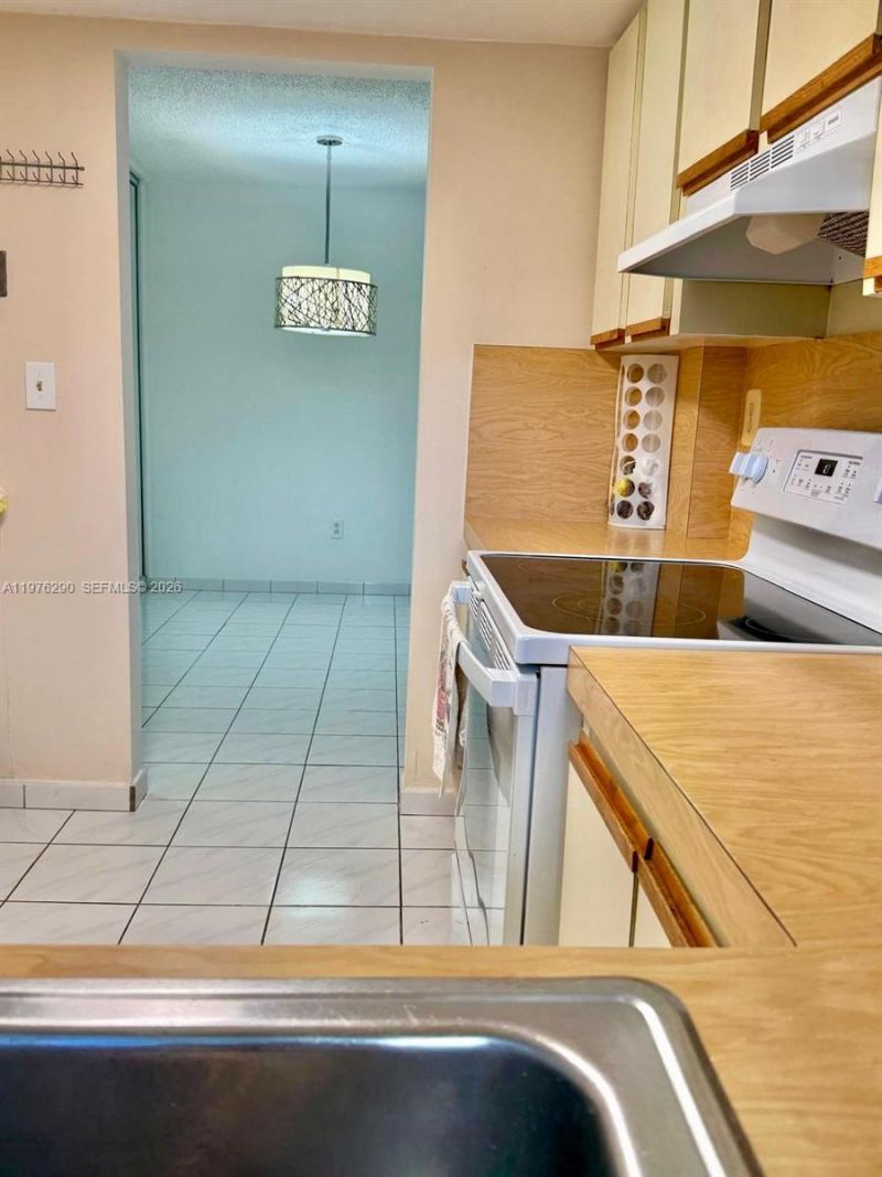 9400 West Flagler St , Unit 312, Miami, FL 33174 Photo