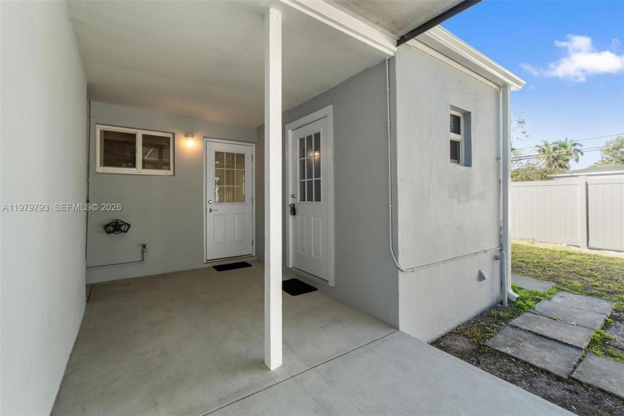 201 NE 169th St , Unit 201, North Miami Beach, FL 33162 Photo