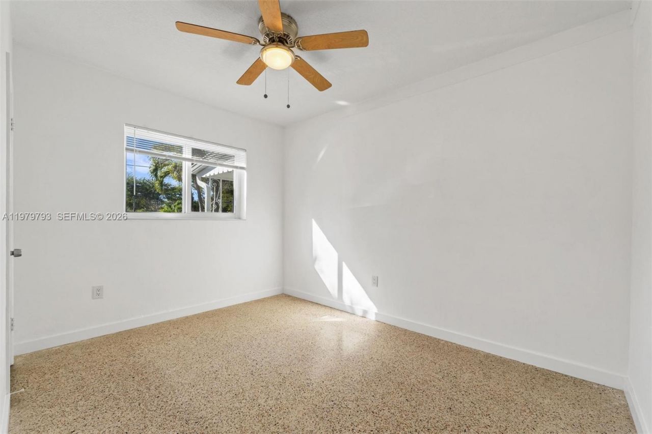 201 NE 169th St , Unit 201, North Miami Beach, FL 33162 Photo