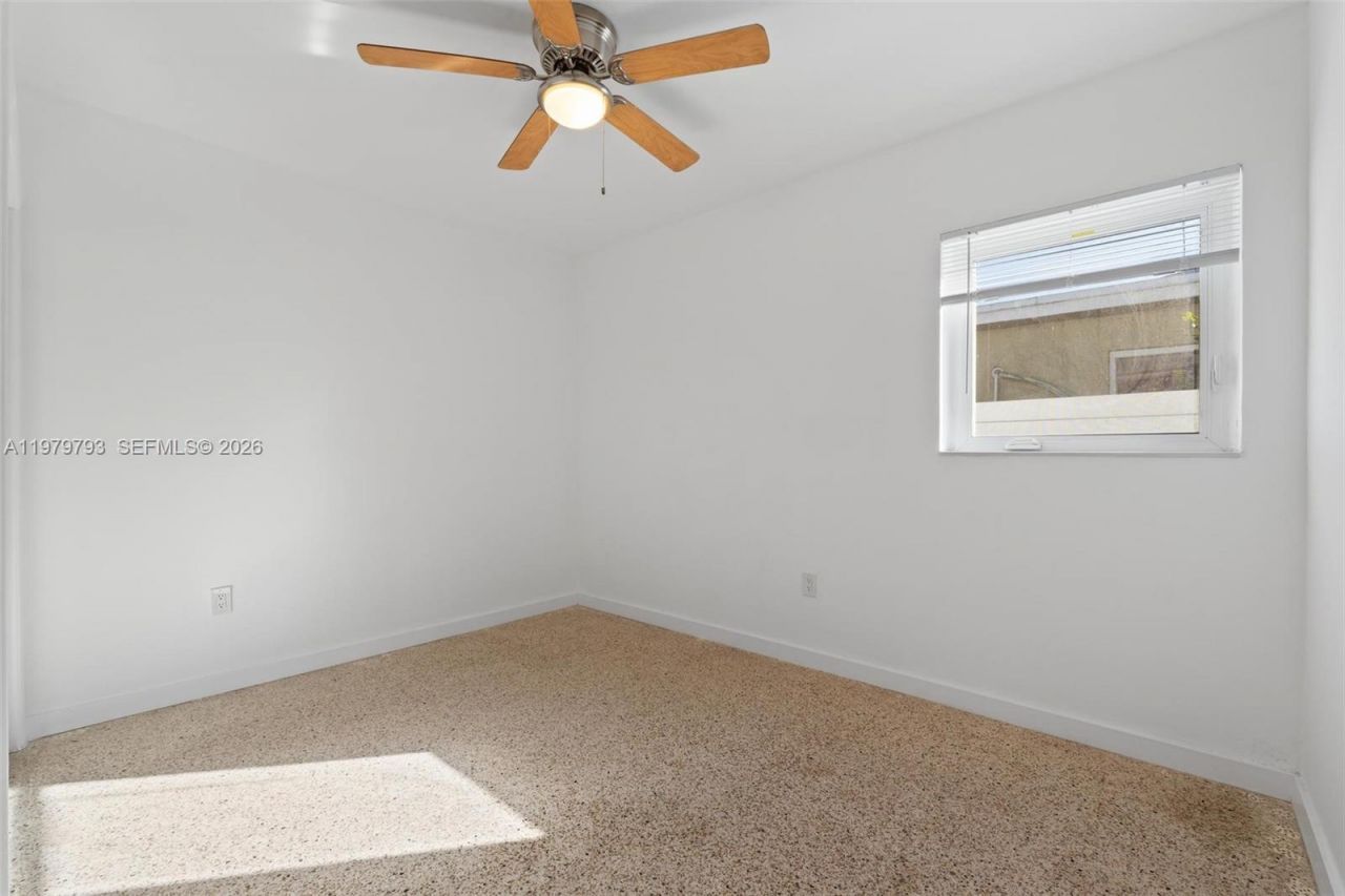 201 NE 169th St , Unit 201, North Miami Beach, FL 33162 Photo