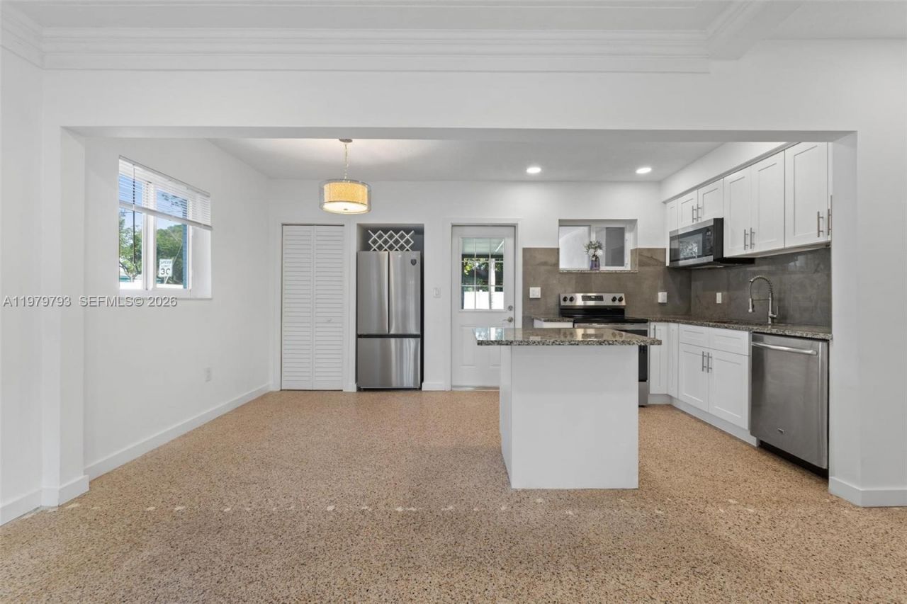 201 NE 169th St , Unit 201, North Miami Beach, FL 33162 Photo