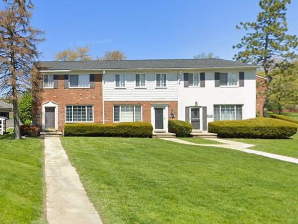 433 Fox Hills Drive Drive S, Bloomfield Hills, MI 48304