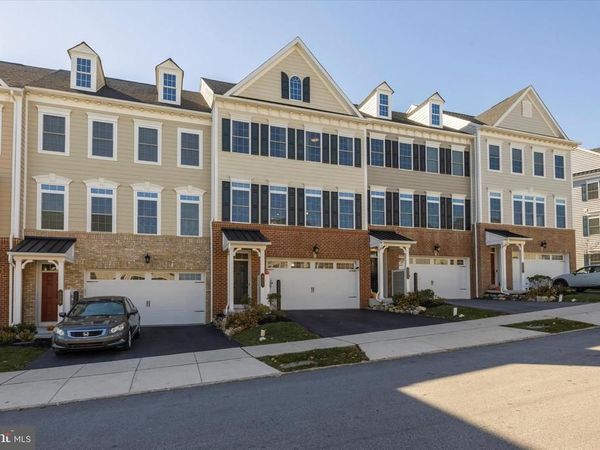 831 STONECLIFFE ROAD, MALVERN, PA 19355