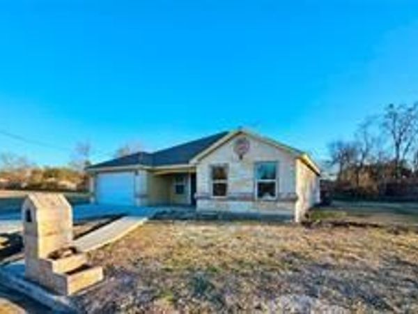 106 Country Club Drive, Marlin, TX 76661