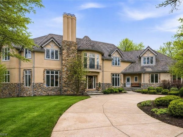 60 South Lane, Moreland Hills, OH 44022