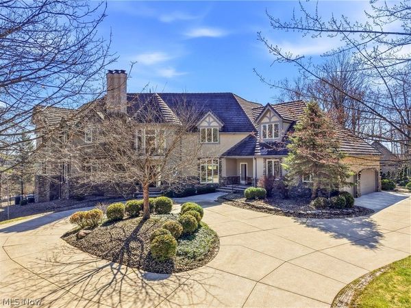 60 South Lane, Moreland Hills, OH 44022