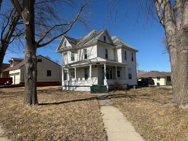 1102 3rd Ave, Alton, IA 51003