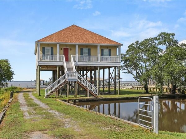 89 LAKEVIEW Drive , Slidell, LA 70458