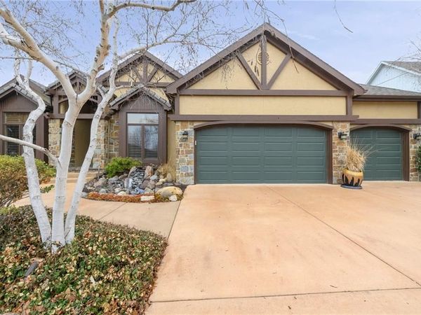 20816 W 99th Street, Lenexa, KS 66220