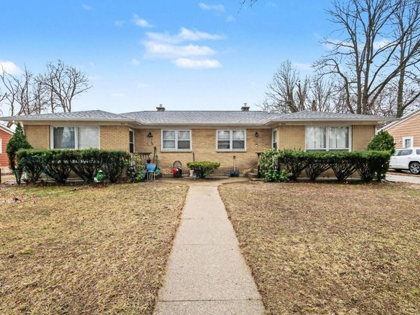 930 / 932 Lancashire Court SE, Grand Rapids, MI 49508