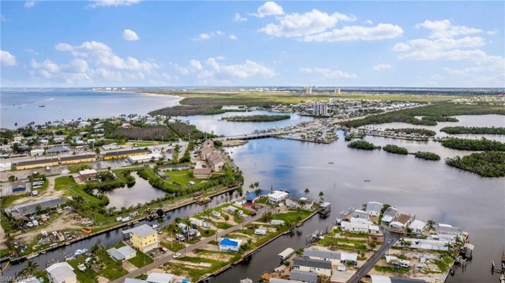 866 Oak St , Fort Myers Beach, FL 33931 Photo