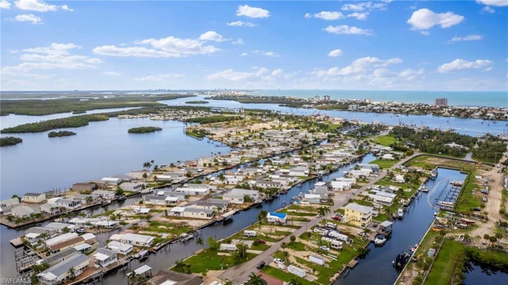 866 Oak St , Fort Myers Beach, FL 33931 Photo