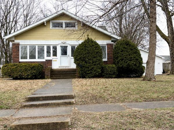 509 W Clay Street, Clinton, IL 61727