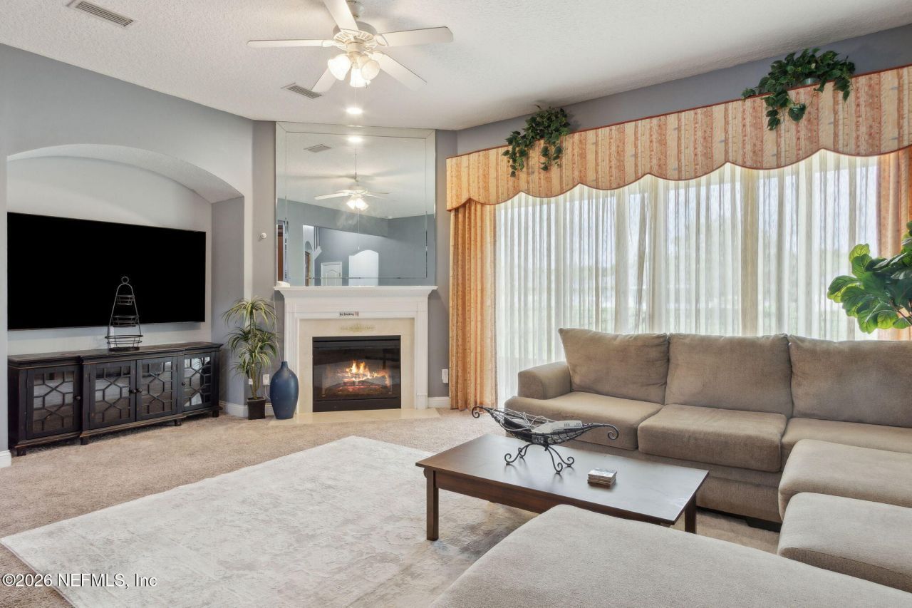 9557 Adelaide Drive, Jacksonville, FL 32244 Photo