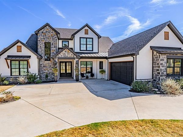 5611 Hondo Drive, De Cordova, TX 76049