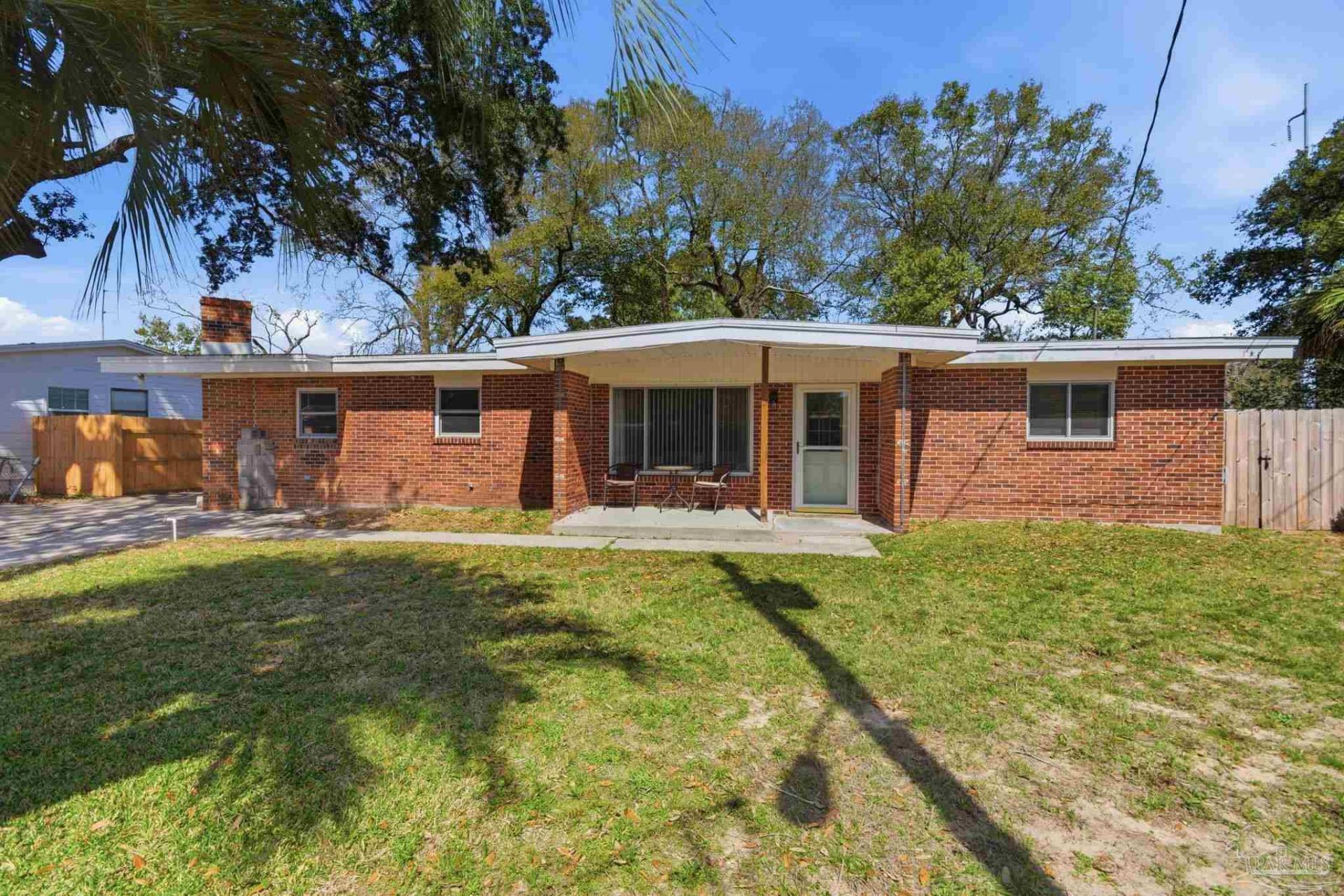 2110 Elaine Cir, Pensacola, FL 32504 Main Photo