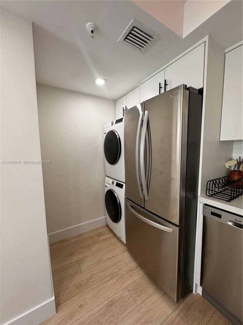 2457 Collins Ave , Unit 1105, Miami Beach, FL 33140 Photo