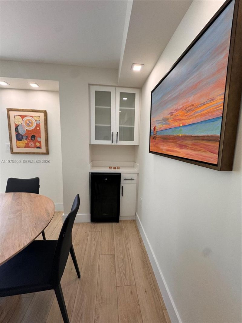 2457 Collins Ave , Unit 1105, Miami Beach, FL 33140 Photo