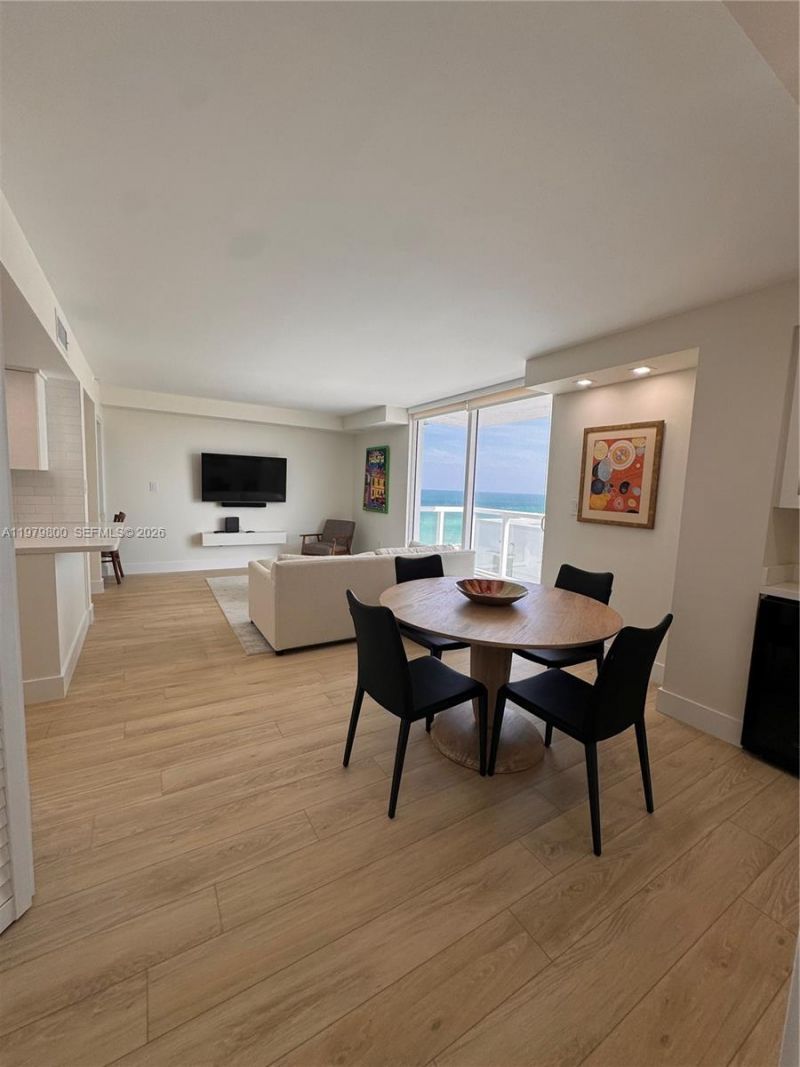 2457 Collins Ave , Unit 1105, Miami Beach, FL 33140 Photo