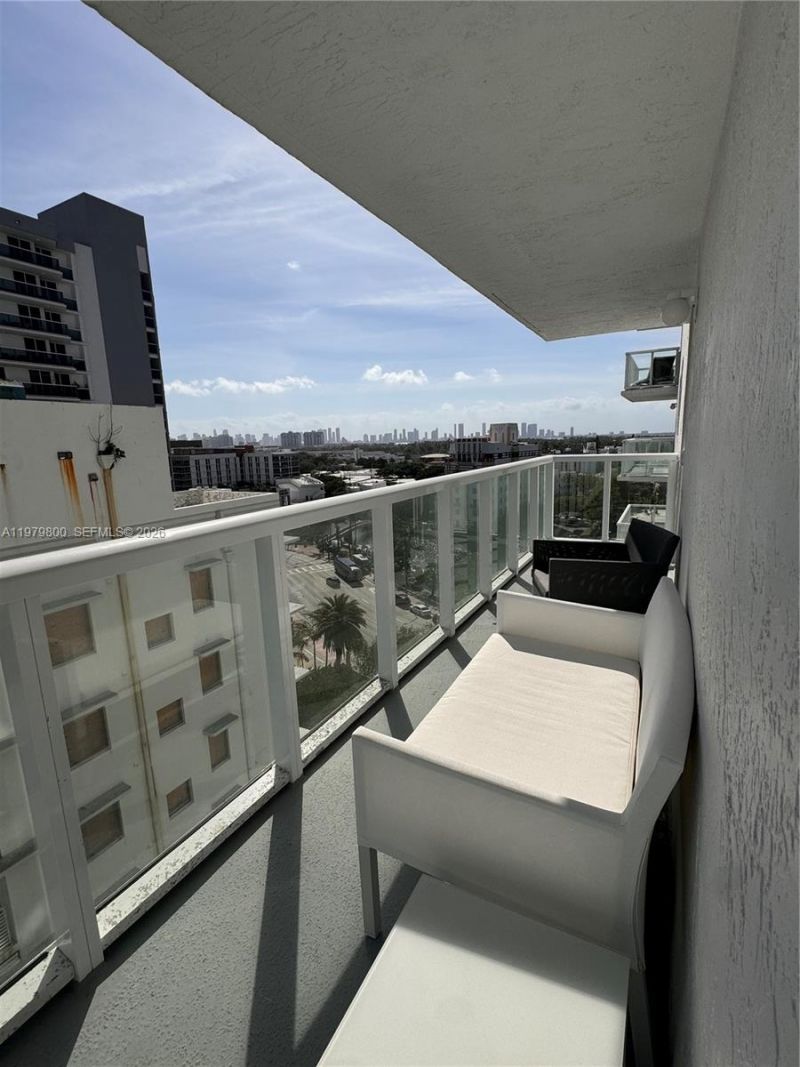 2457 Collins Ave , Unit 1105, Miami Beach, FL 33140 Photo