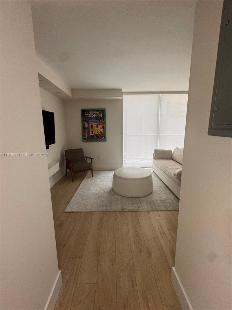 2457 Collins Ave , Unit 1105, Miami Beach, FL 33140 Photo