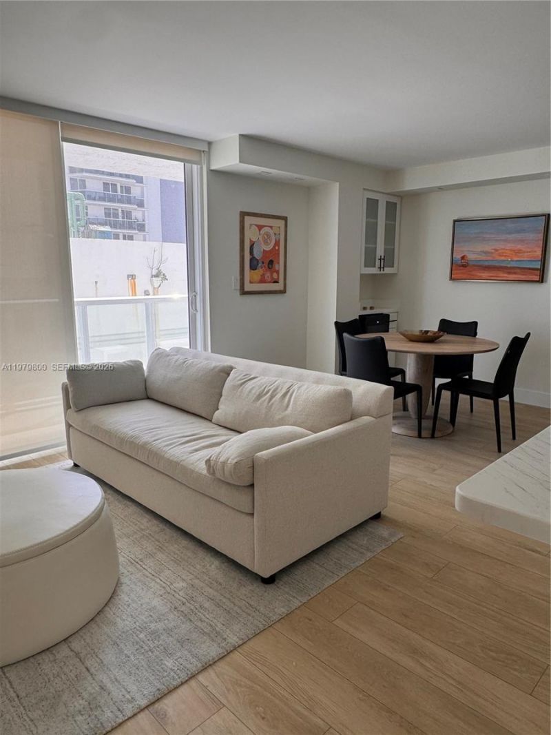 2457 Collins Ave , Unit 1105, Miami Beach, FL 33140 Photo