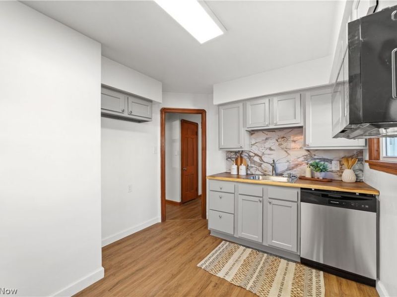 4484 W 57th Street, Cleveland, OH 44144 Photo 6