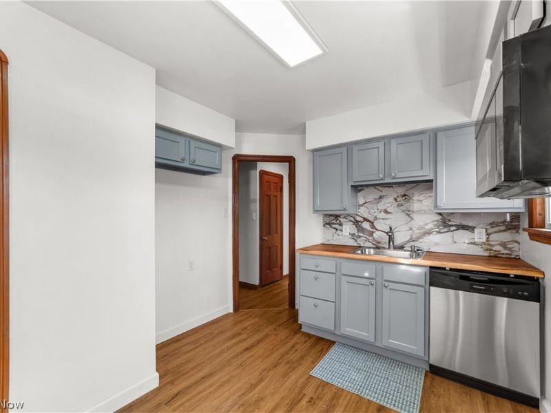 4484 W 57th Street, Cleveland, OH 44144 Photo 8