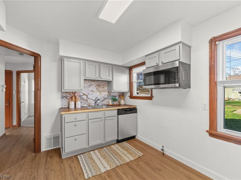 4484 W 57th Street, Cleveland, OH 44144 Photo 8