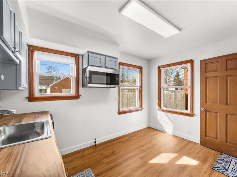 4484 W 57th Street, Cleveland, OH 44144 Photo 9